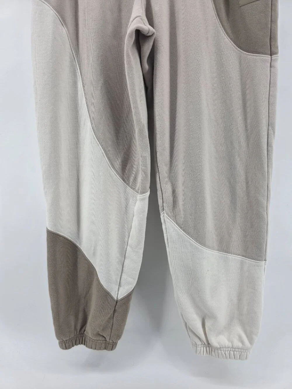 Alo Yoga Two-Tone Colorblock Hoodie & Jogger Set Size M Tan/Stone